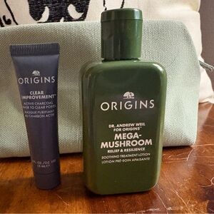 New Origins Mega-Mushroom Lotion and Clear Improvement Mask Duo with Travel Bag